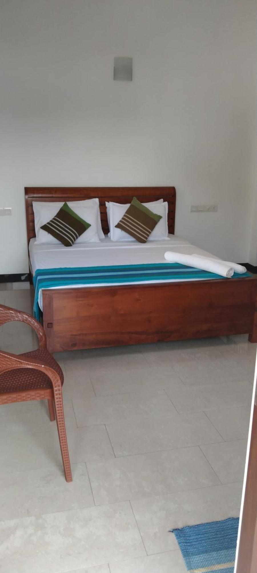 Pick & Go White House Bed & Breakfast Negombo Ngoại thất bức ảnh