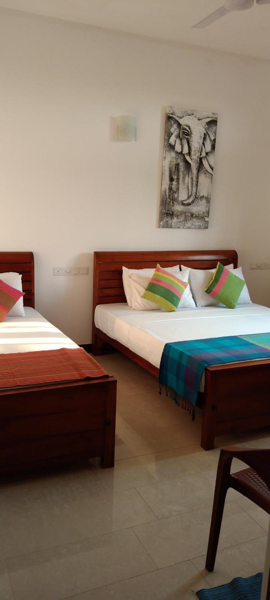 Pick & Go White House Bed & Breakfast Negombo Ngoại thất bức ảnh