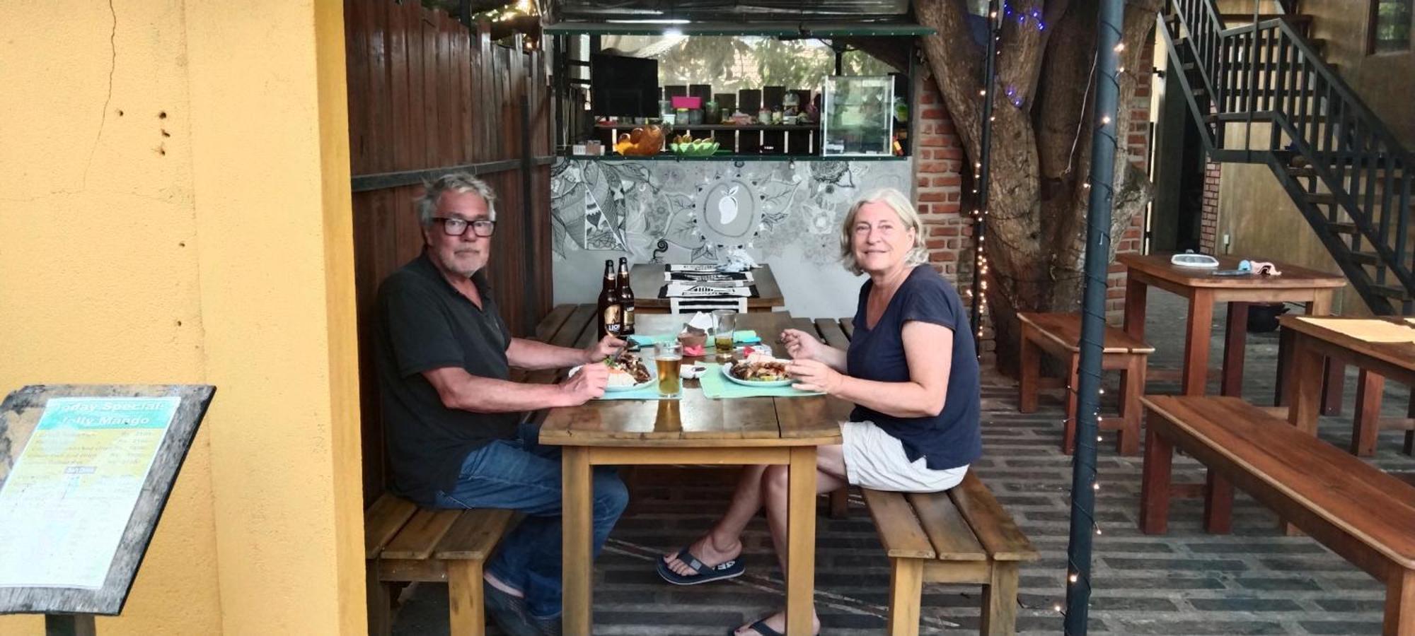 Pick & Go White House Bed & Breakfast Negombo Ngoại thất bức ảnh