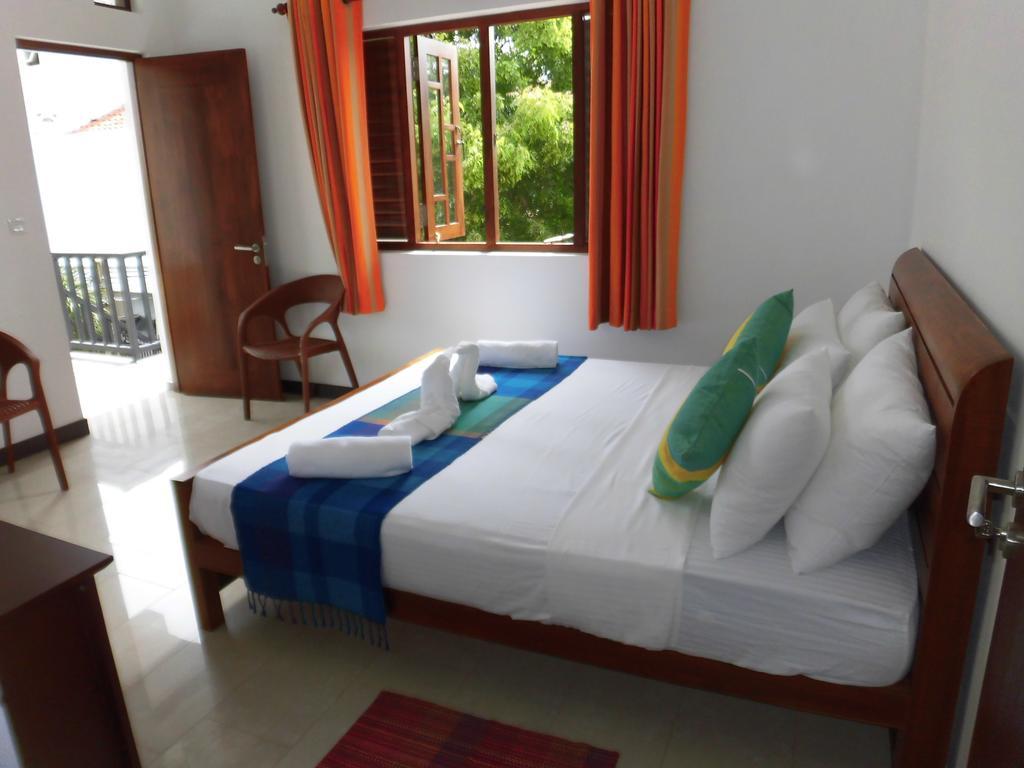 Pick & Go White House Bed & Breakfast Negombo Ngoại thất bức ảnh