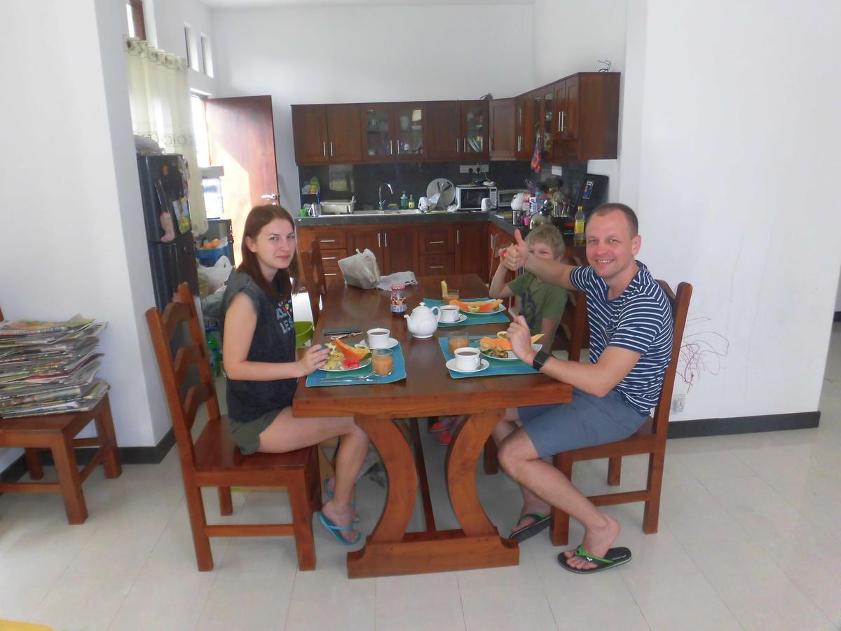 Pick & Go White House Bed & Breakfast Negombo Ngoại thất bức ảnh