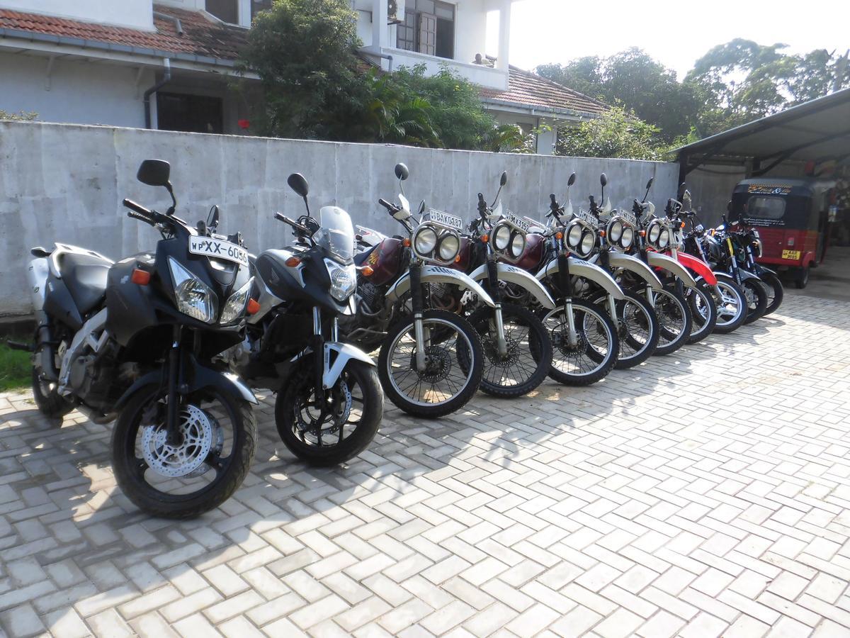 Pick & Go White House Bed & Breakfast Negombo Ngoại thất bức ảnh