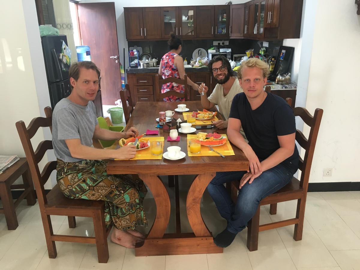 Pick & Go White House Bed & Breakfast Negombo Ngoại thất bức ảnh