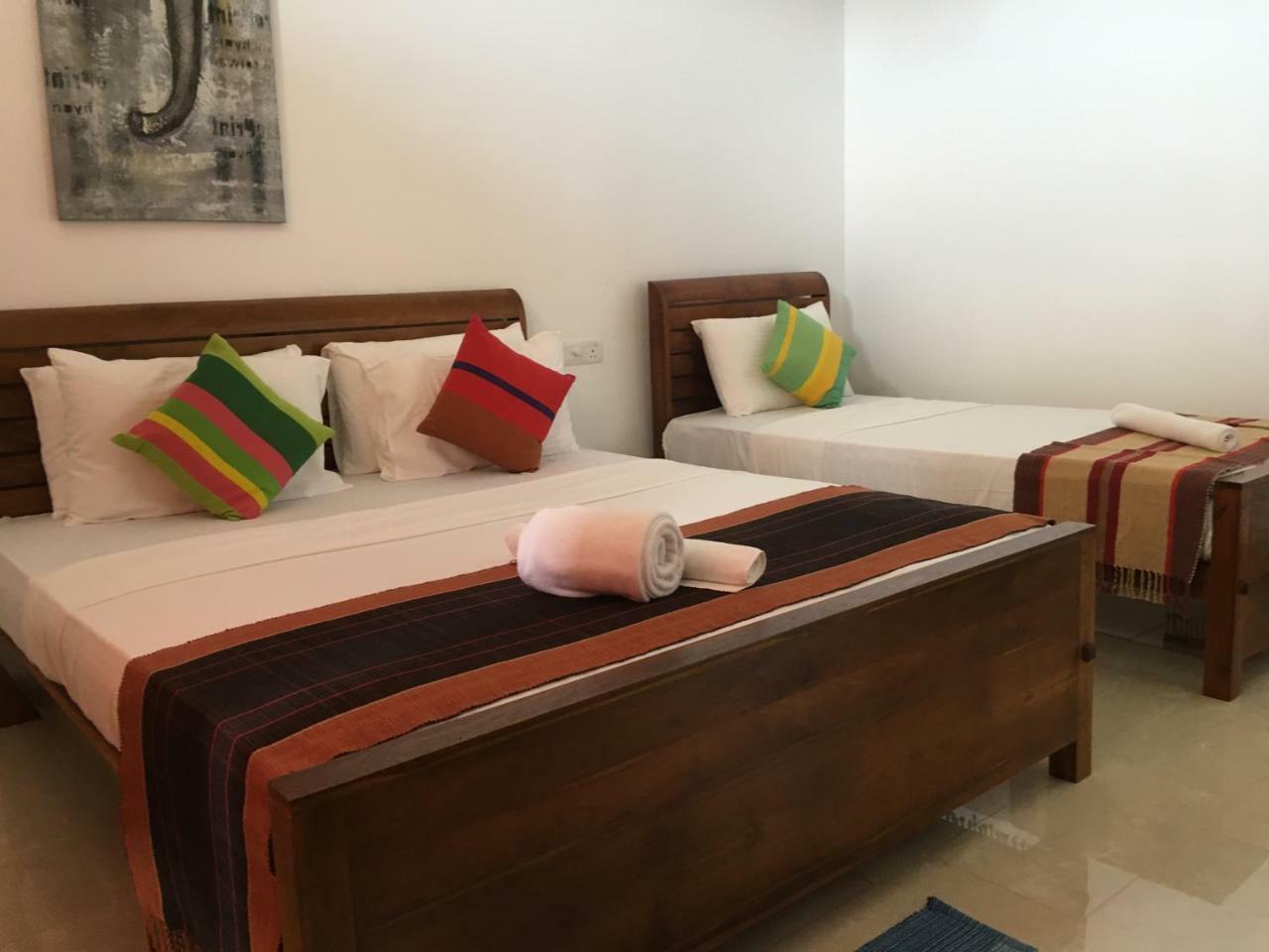 Pick & Go White House Bed & Breakfast Negombo Ngoại thất bức ảnh
